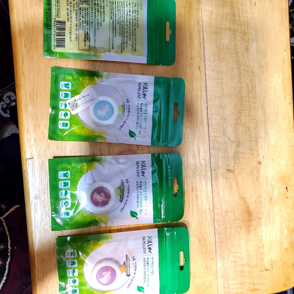 Kid's Bug Repellent Dnap Buttons. Set of 4